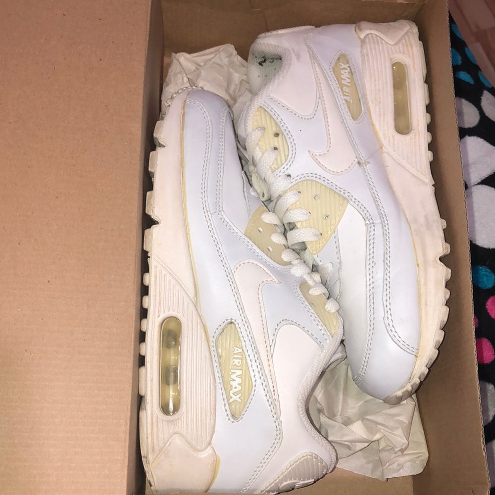 Women’s Nike Air Max 90